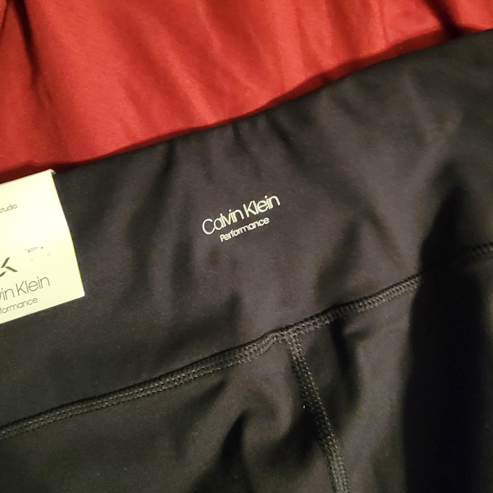 Calvin Klein - Picture 2 of 5